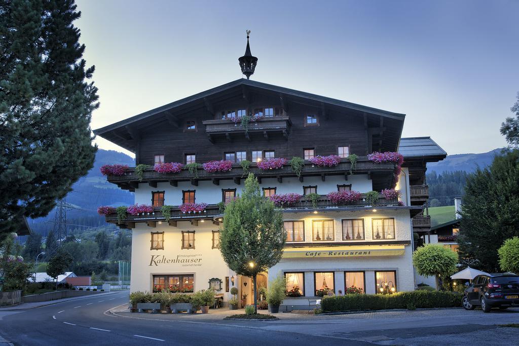 Das Gemuetliche Dorfhotel Kaltenhauser Холлерсбах  Экстерьер фото